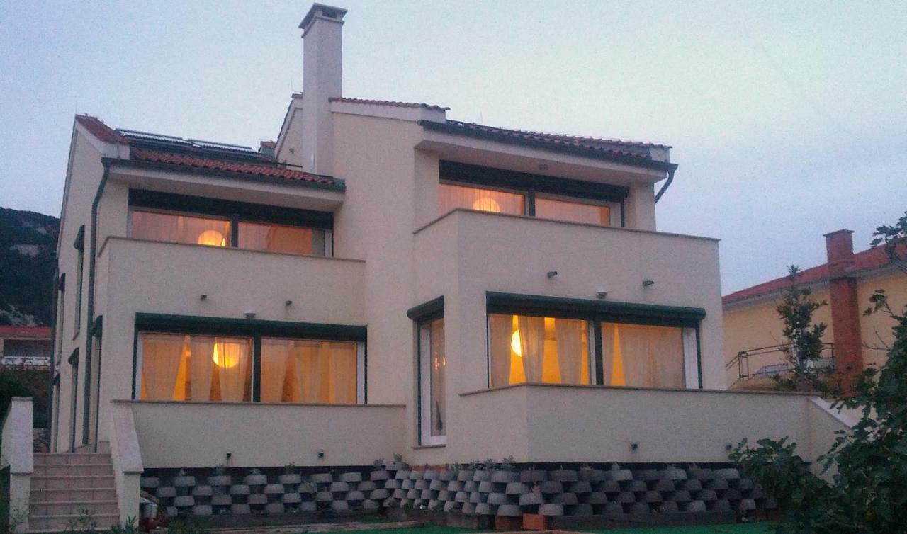 Apartments & Rooms Ddd2 Baska  Exterior photo