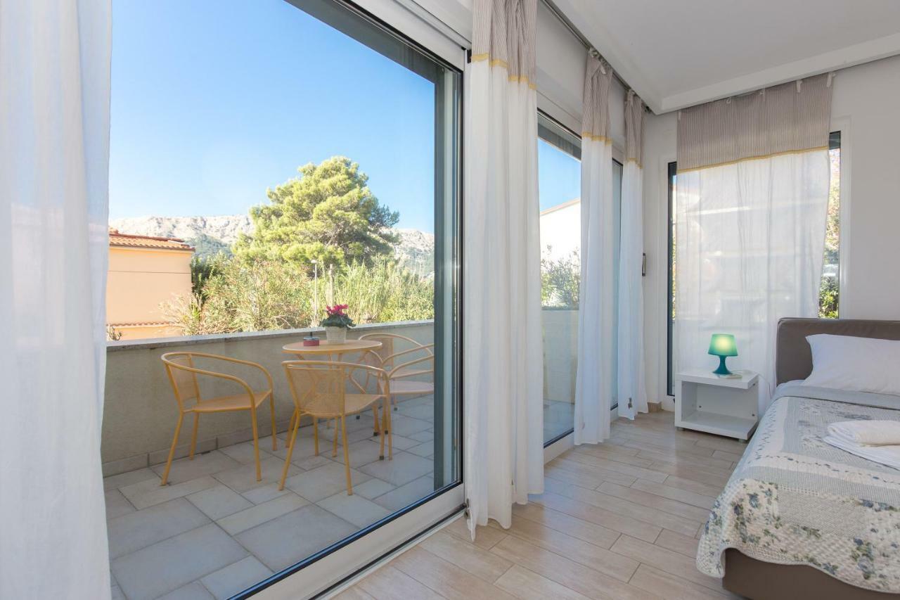 Apartments & Rooms Ddd2 Baska  Exterior photo